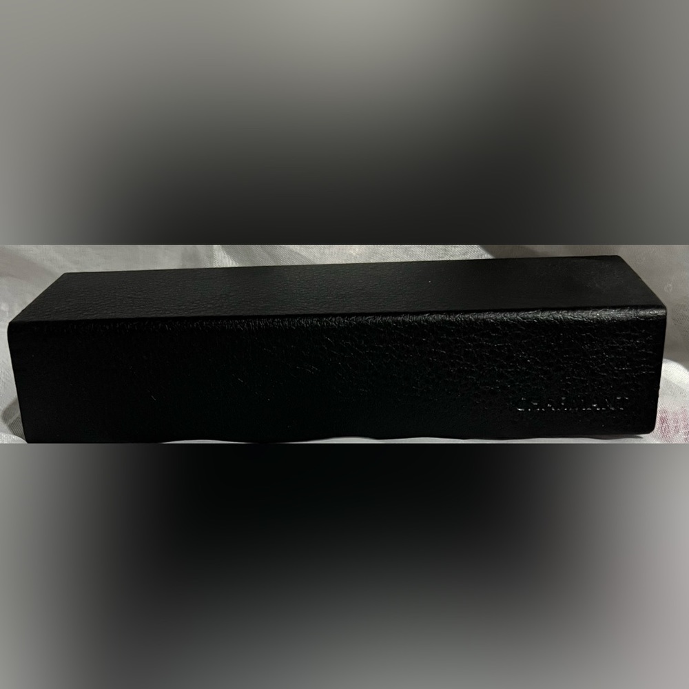 Charmant eye glass case